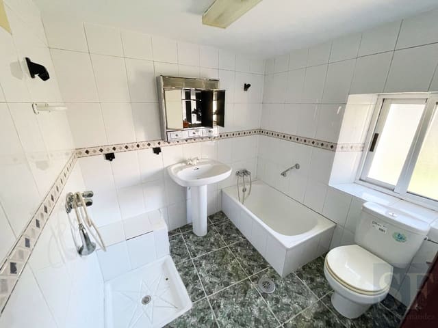 4 slaapkamer Huis te koop in Archez - € 99.000 (Ref: 7475964)