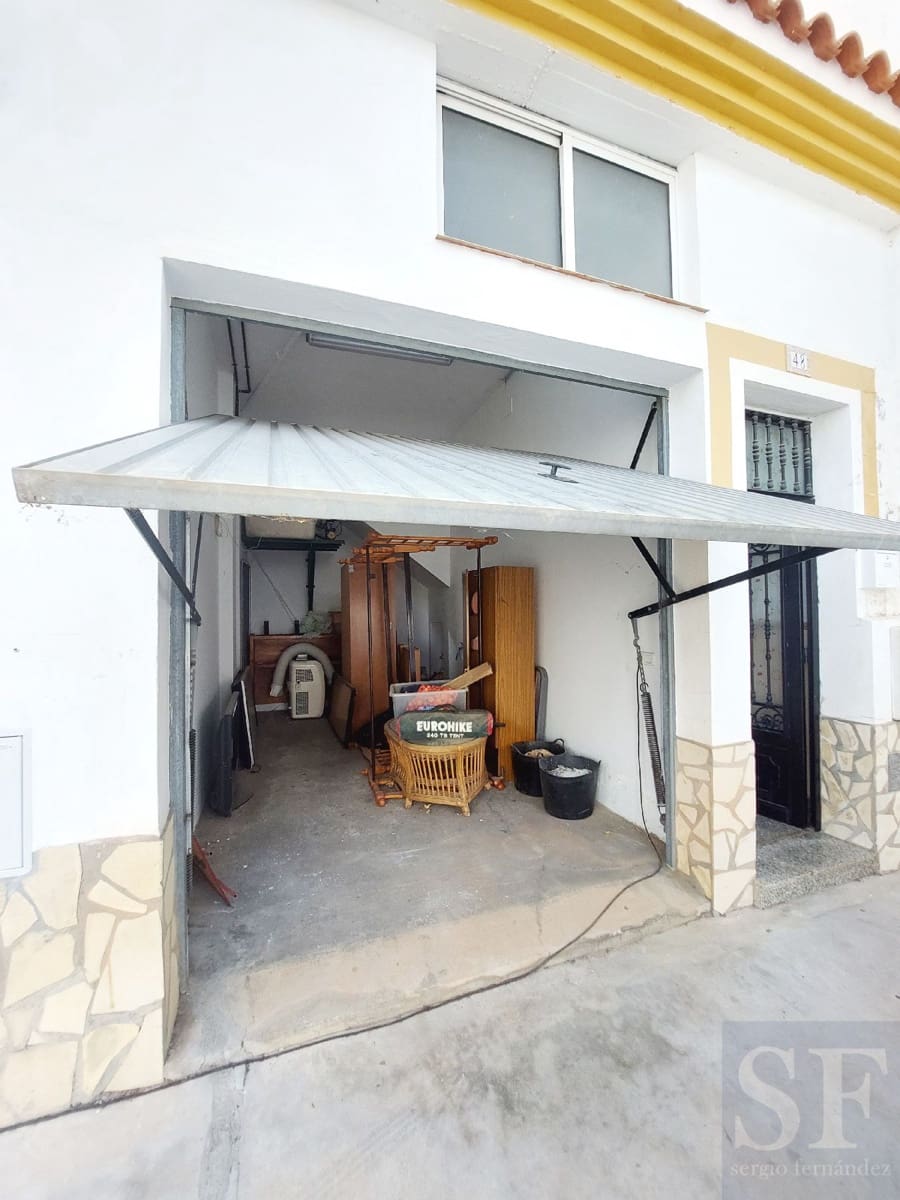 4 bedroom Townhouse for sale in Competa with garage - € 210,000 (Ref: 7603272)
