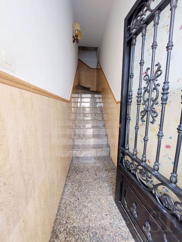 Casa de 4 habitaciones en Cómpeta en venta con garaje - 210.000 € (Ref: 7603272)