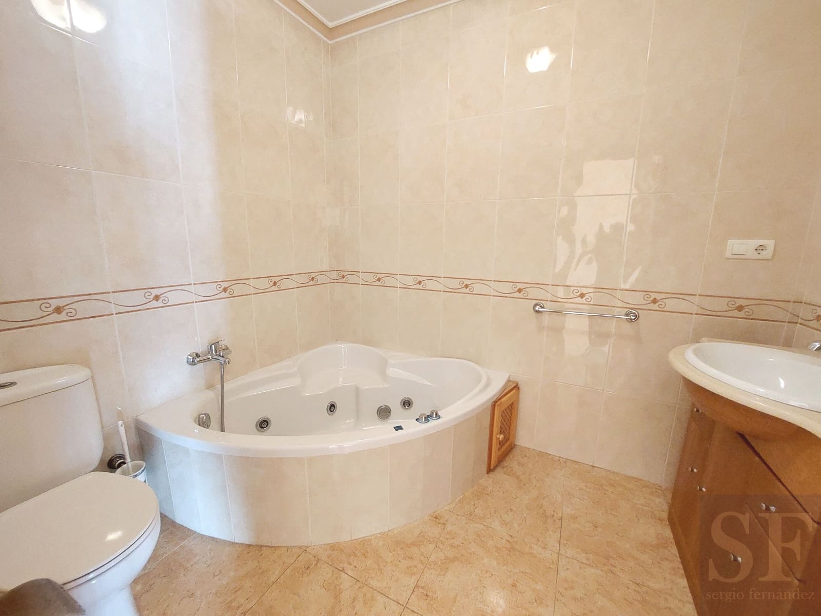 4 bedroom Townhouse for sale in Competa with garage - € 210,000 (Ref: 7603272)