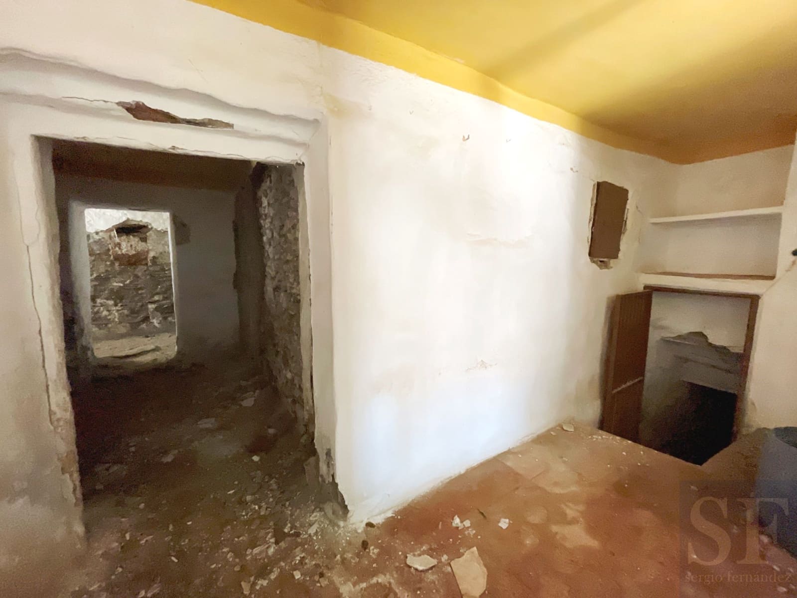 Townhouse for sale in Sayalonga - € 67,000 (Ref: 7670599)