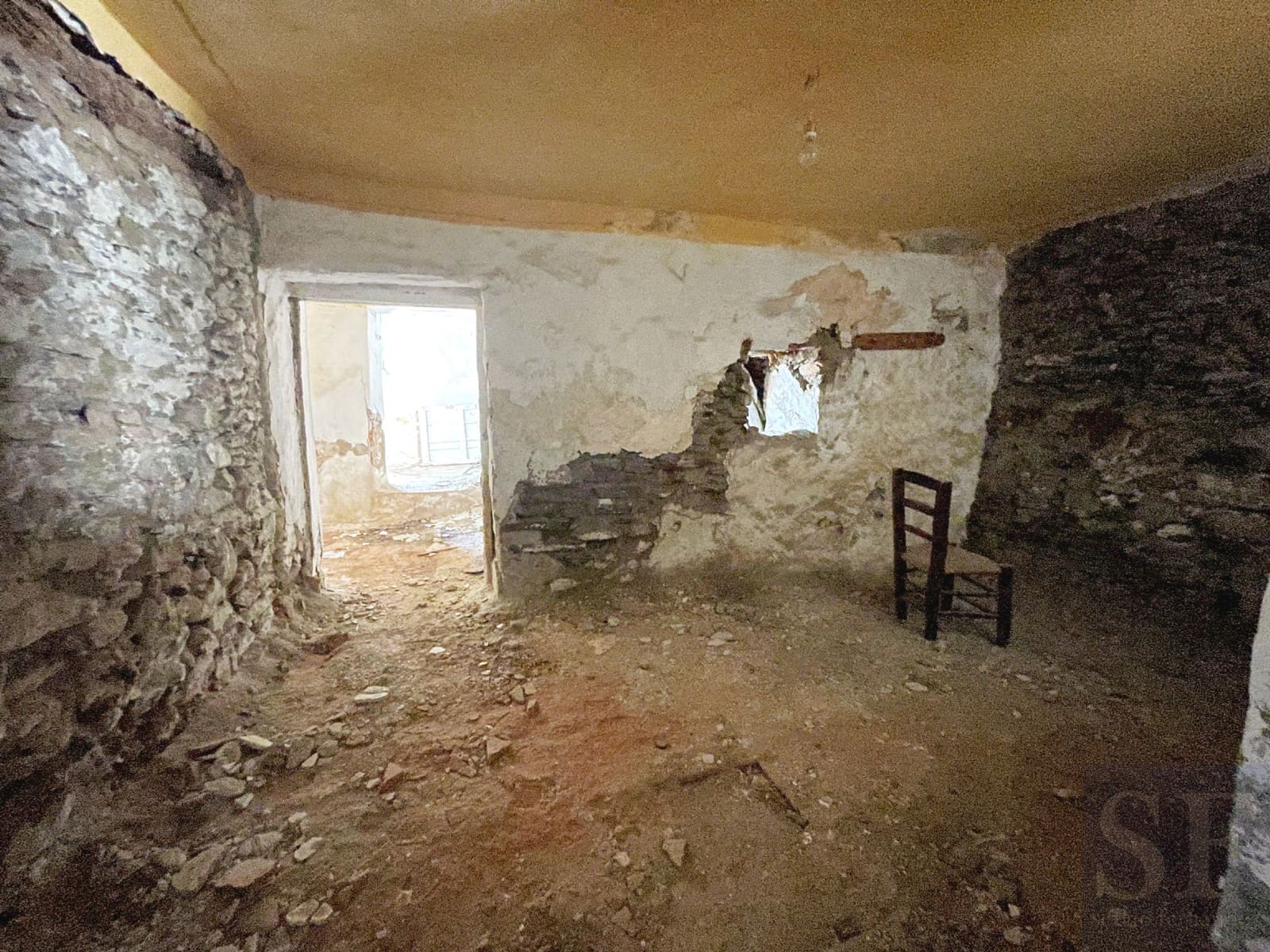 Townhouse for sale in Sayalonga - € 67,000 (Ref: 7670599)