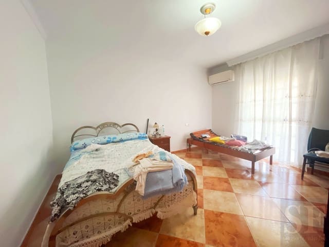 3 sypialnia Dom na sprzedaż w Sayalonga z garażem - 230 000 € (Ref: 7703268)