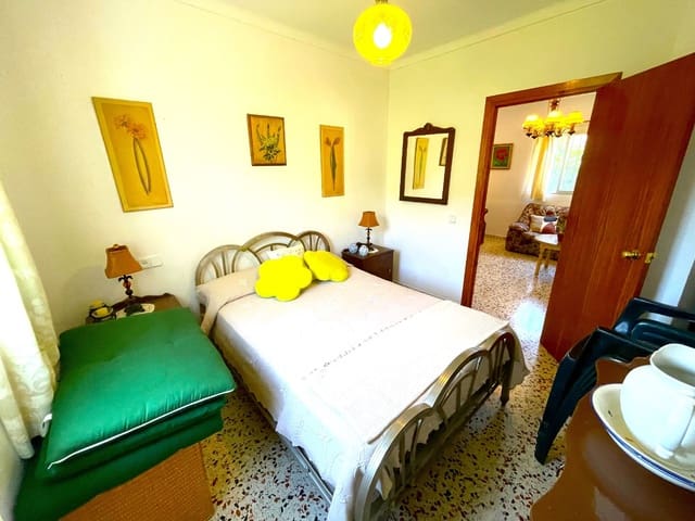 4 bedroom Villa for sale in Algarrobo with pool - € 420,000 (Ref: 7818895)