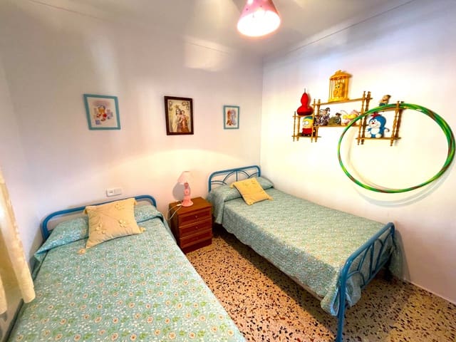 4 bedroom Villa for sale in Algarrobo with pool - € 420,000 (Ref: 7818895)