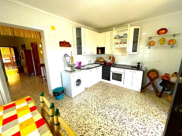 4 bedroom Villa for sale in Algarrobo with pool - € 420,000 (Ref: 7818895)