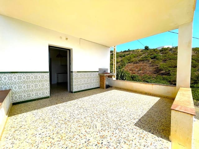 4 bedroom Villa for sale in Algarrobo with pool - € 420,000 (Ref: 7818895)