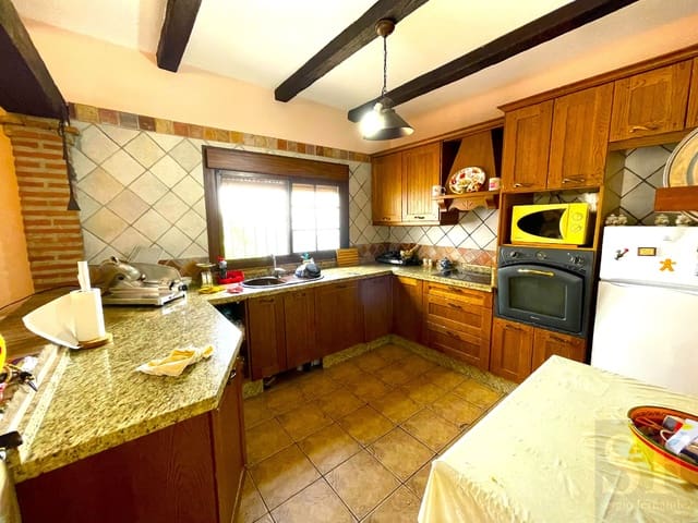 3 soveværelse Villa til salg i Archez med swimmingpool - € 415.000 (Ref: 7818896)