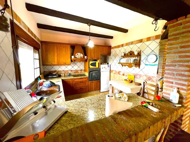 3 soveværelse Villa til salg i Archez med swimmingpool - € 415.000 (Ref: 7818896)