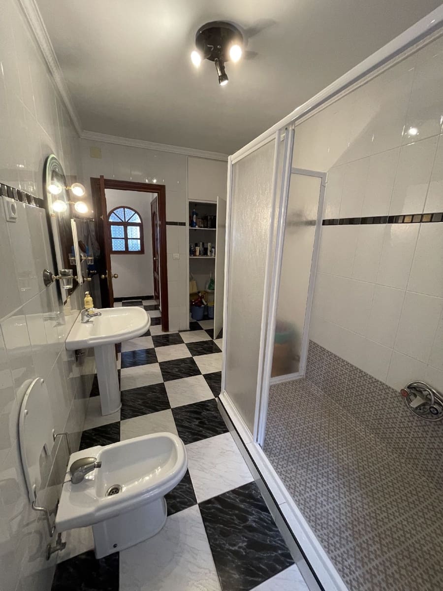 3 slaapkamer Huis te koop in Malaga stad met garage - € 379.000 (Ref: 7827340)