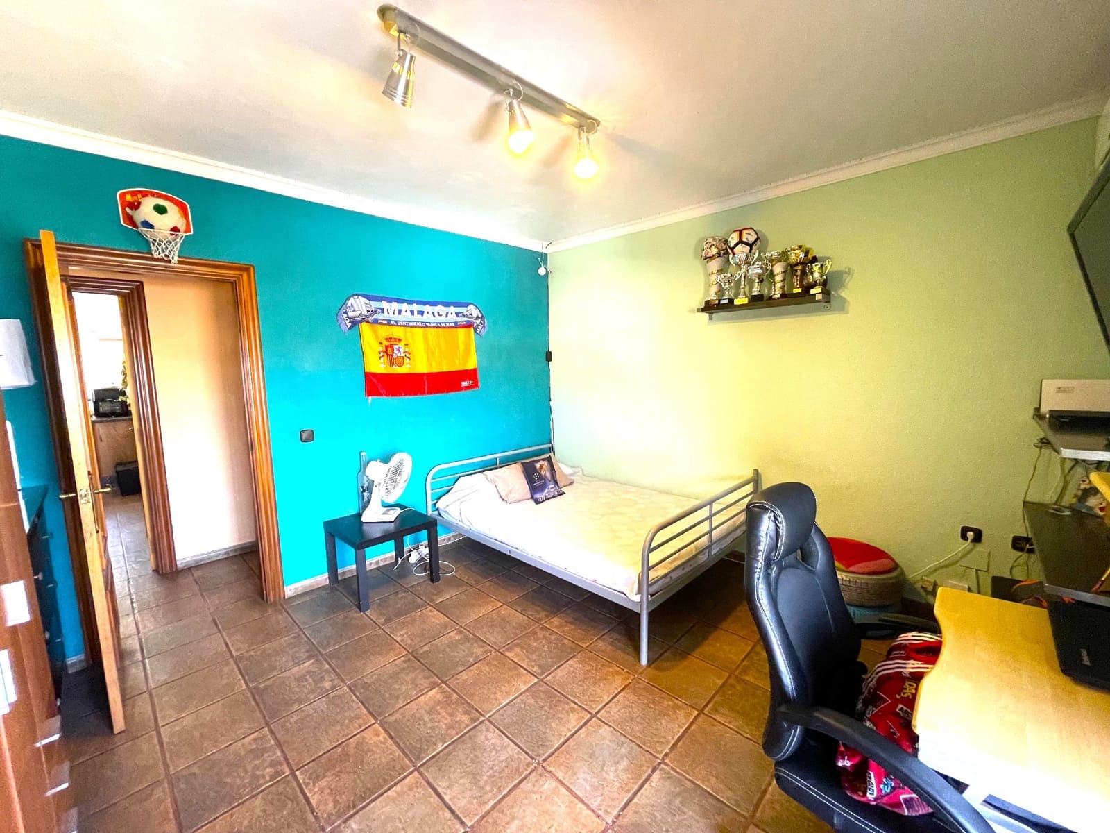 4 soveværelse Byhus til salg i Malaga by med garage - € 399.000 (Ref: 7841456)