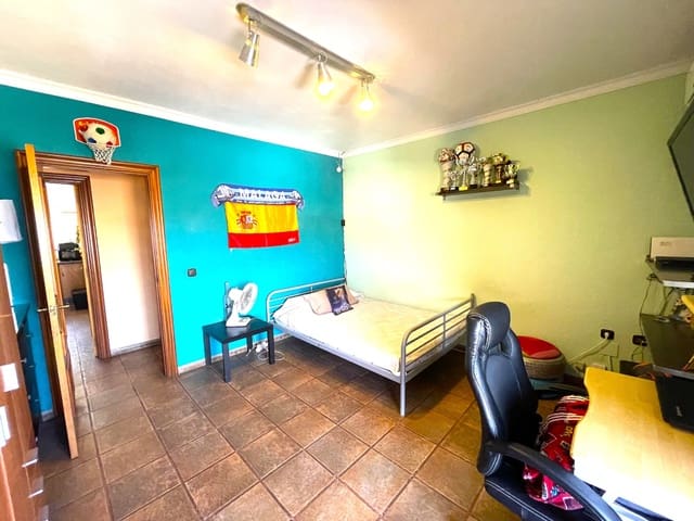 4 soveværelse Byhus til salg i Málaga by med garage - € 399.000 (Ref: 7841456)