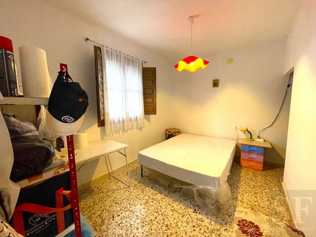 5 soverom Hus til salgs i Canillas de Albaida med garasje - € 200 000 (Ref: 7904429)