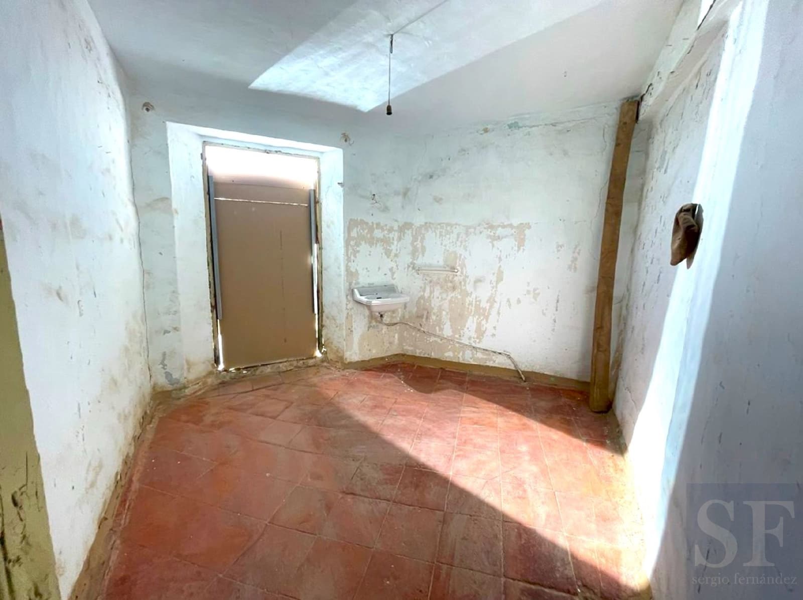 7 soveværelse Byhus til salg i Competa - € 123.500 (Ref: 7967043)