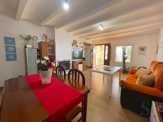 4 soveværelse Villa til salg i Arenas med swimmingpool - € 398.000 (Ref: 7985945)