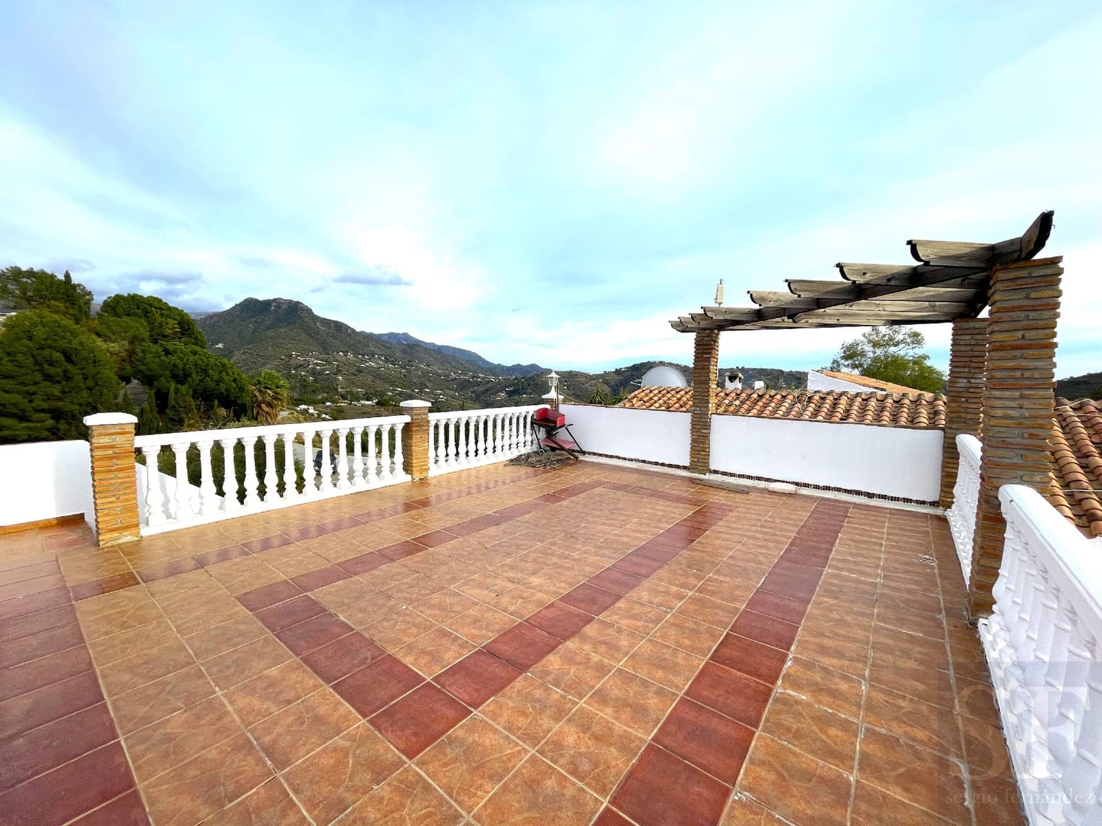 6 soverom Villa til salgs i Competa - € 695 000 (Ref: 8067223)