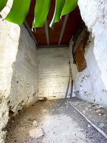 4 soveværelse Byhus til salg i Archez med garage - € 60.000 (Ref: 8110092)