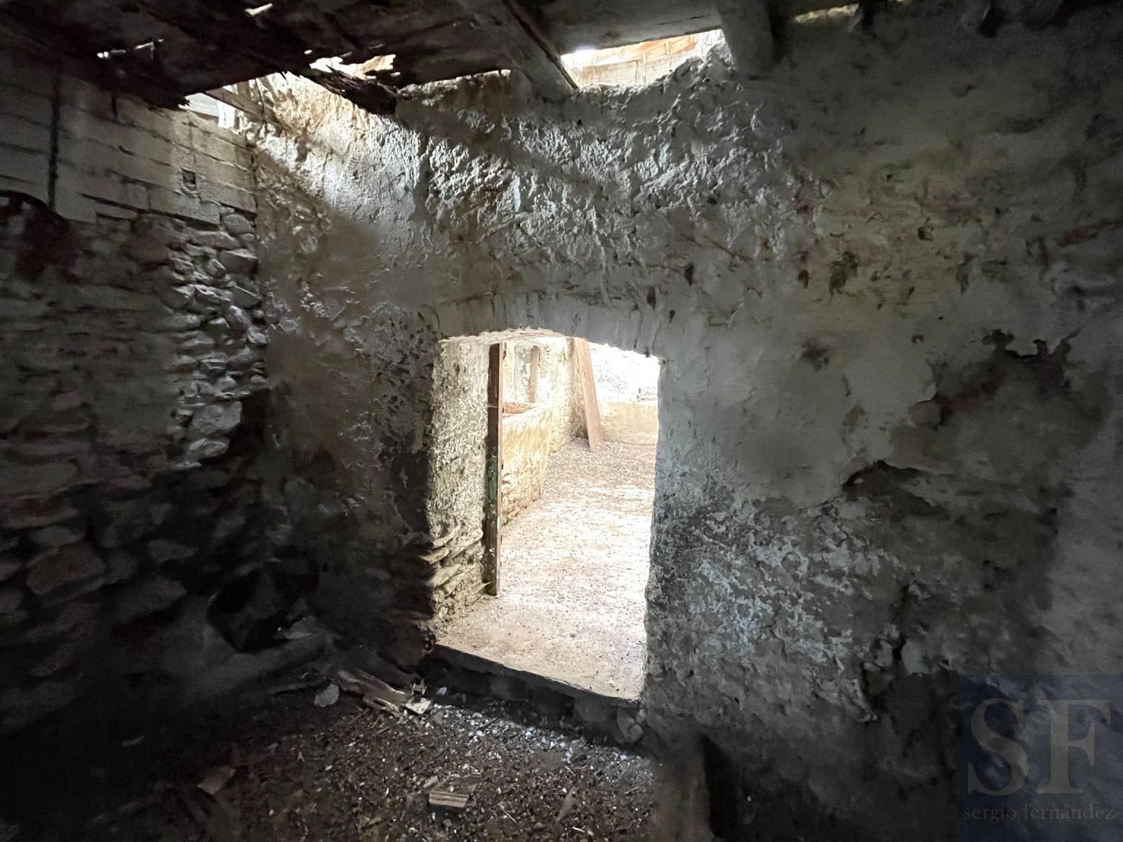 4 bedroom Townhouse for sale in Archez with garage - € 60,000 (Ref: 8110092)