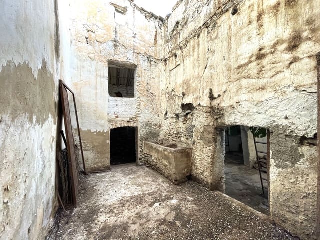 4 soveværelse Byhus til salg i Archez med garage - € 60.000 (Ref: 8110092)