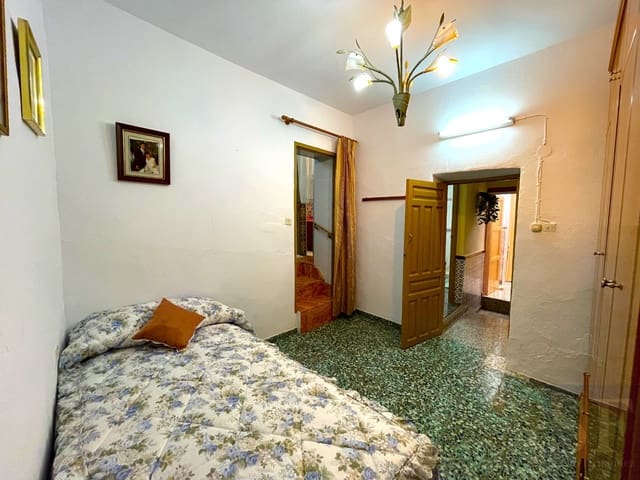 5 bedroom Townhouse for sale in Cómpeta with garage - € 168,000 (Ref: 8173730)