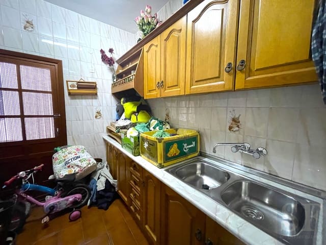 Casa de 3 habitaciones en Canillas de Albaida en venta - 159.000 € (Ref: 8255121)