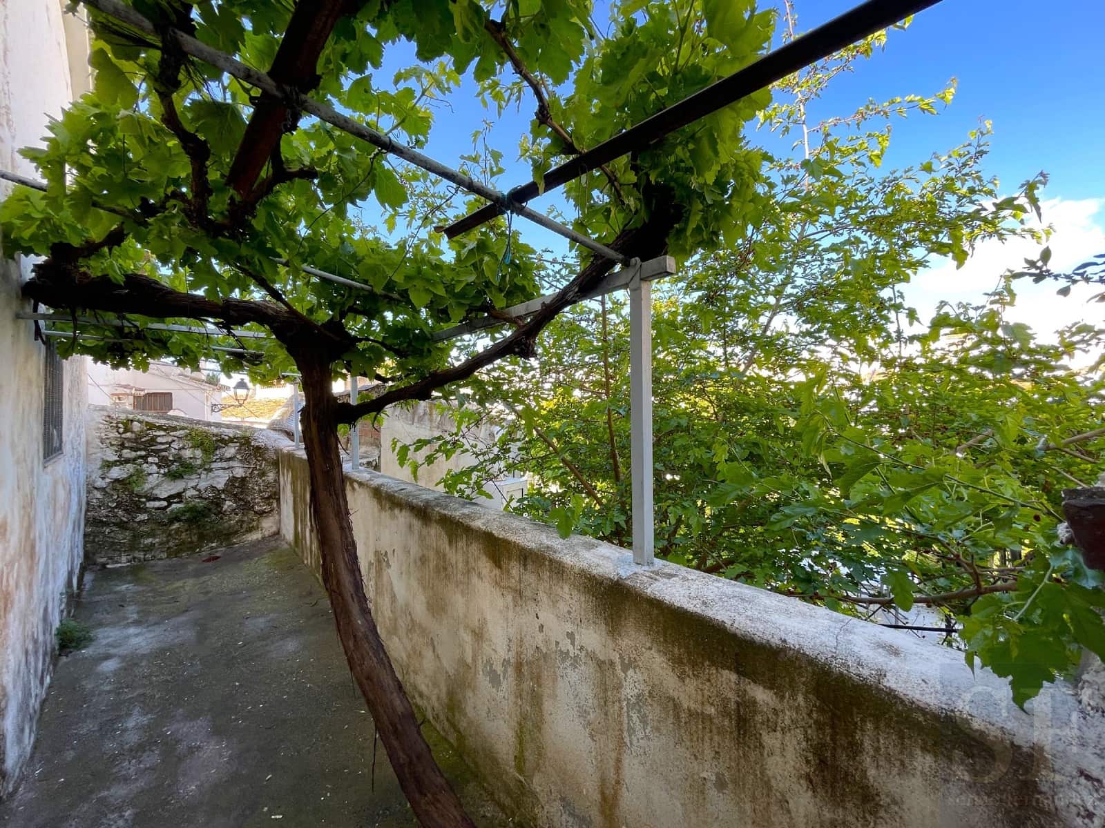 Huis te koop in Sedella - € 40.000 (Ref: 8418553)