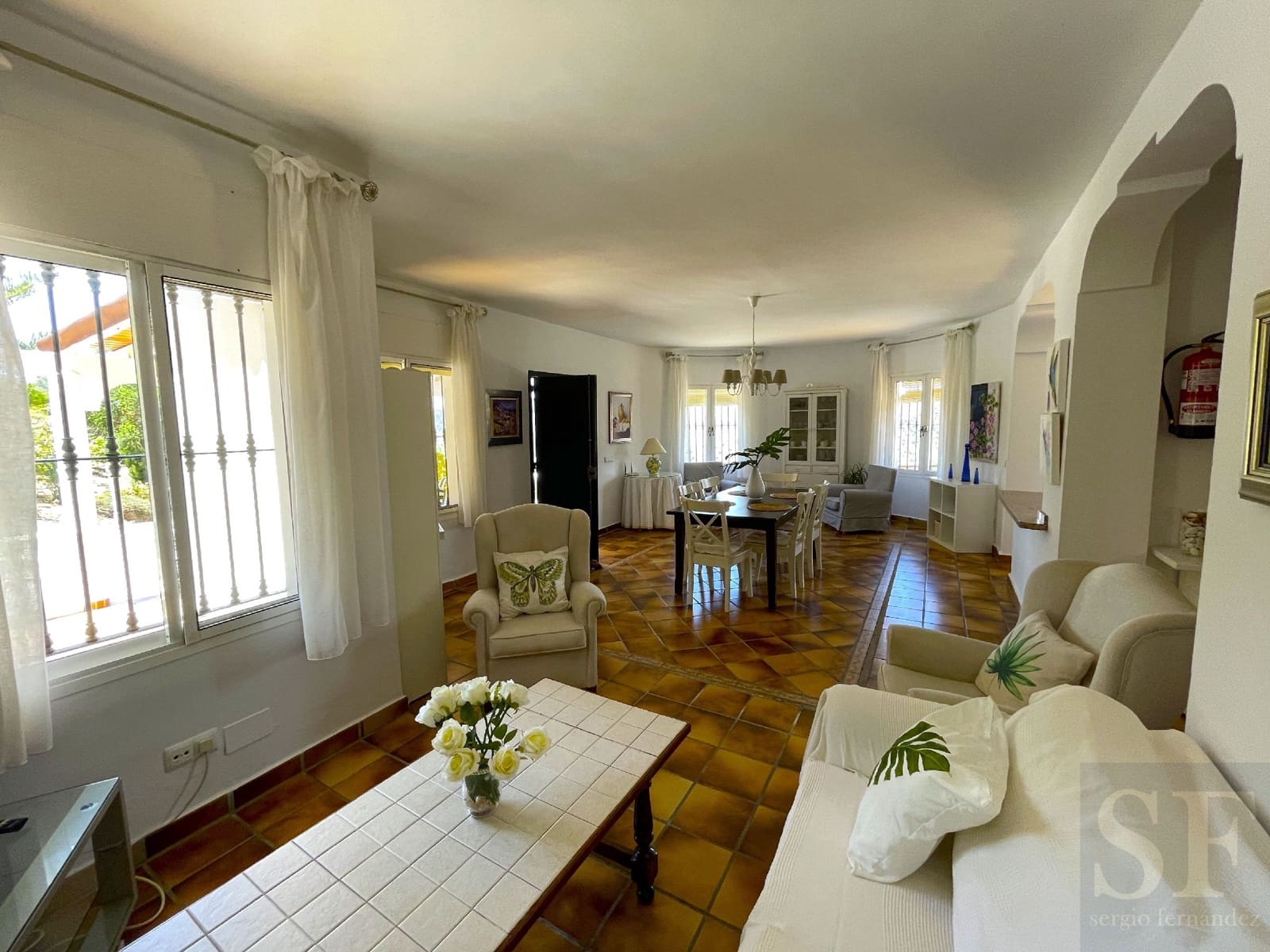 2 soveværelse Villa til salg i Sayalonga med swimmingpool - € 725.000 (Ref: 8427898)