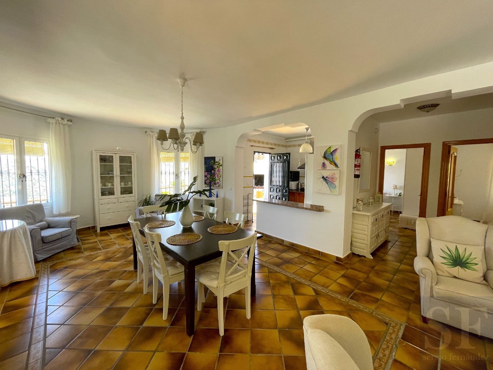 2 soveværelse Villa til salg i Sayalonga med swimmingpool - € 725.000 (Ref: 8427898)