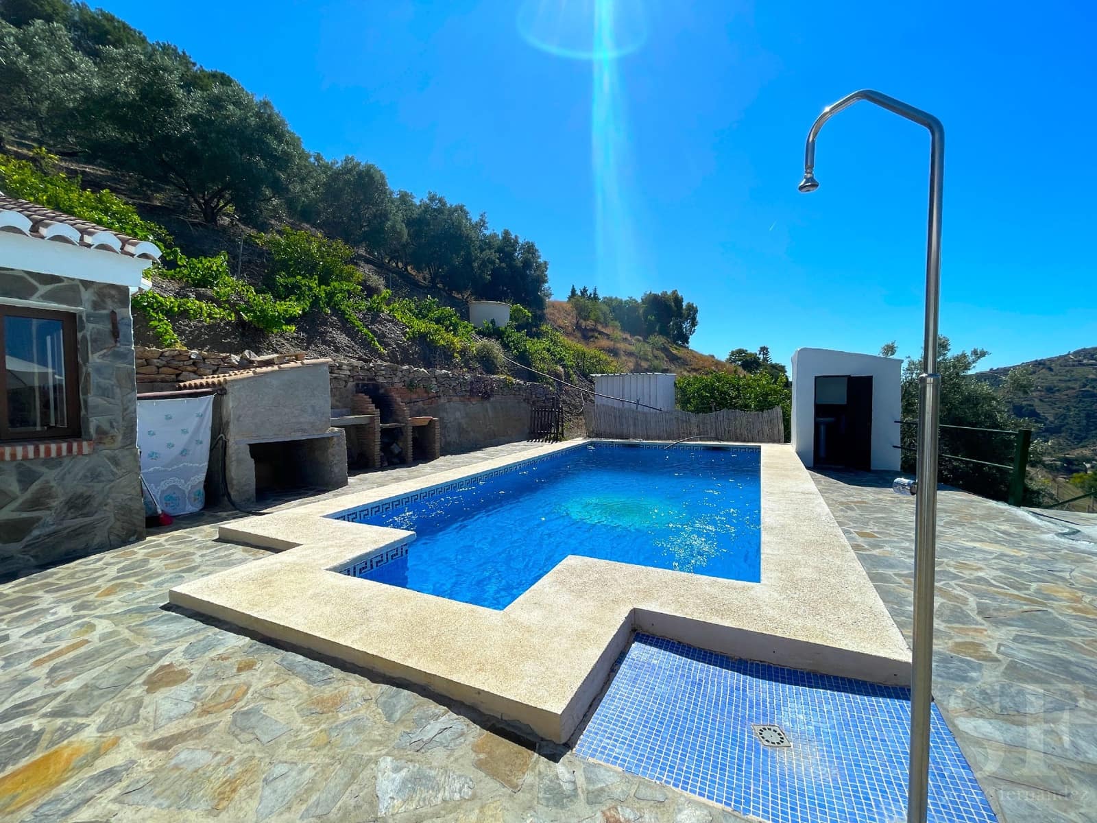 3 bedroom Villa for sale in Competa with pool - € 365,000 (Ref: 8427900)
