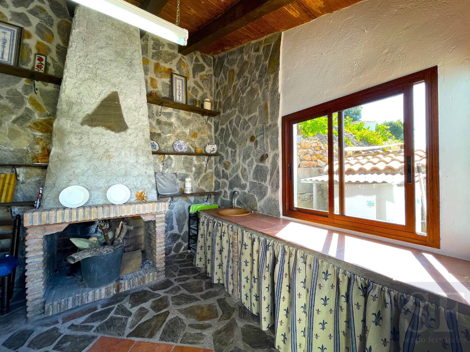 3 bedroom Villa for sale in Competa with pool - € 365,000 (Ref: 8427900)