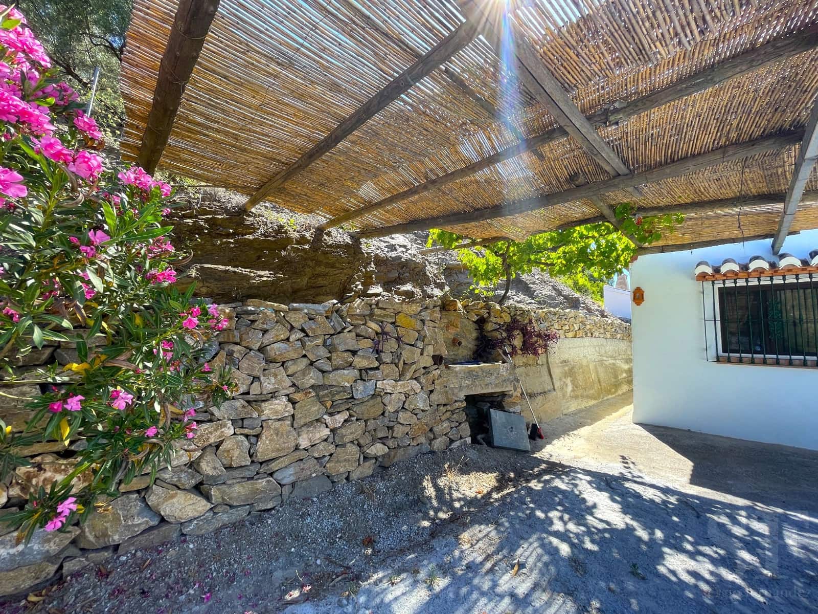 3 bedroom Villa for sale in Competa with pool - € 365,000 (Ref: 8427900)