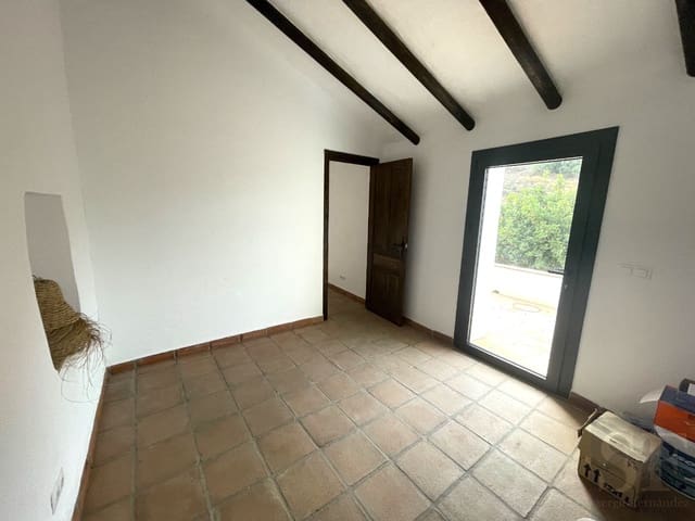 2 sovrum Villa till salu i Sayalonga - 180 000 € (Ref: 8477232)