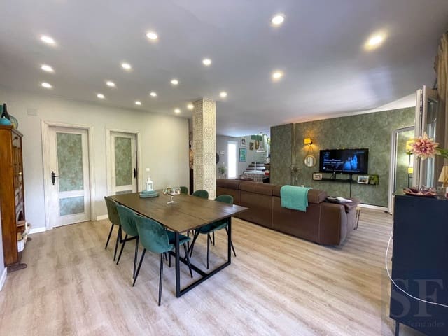 Casa de 4 habitaciones en Cómpeta en venta - 365.000 € (Ref: 8482572)