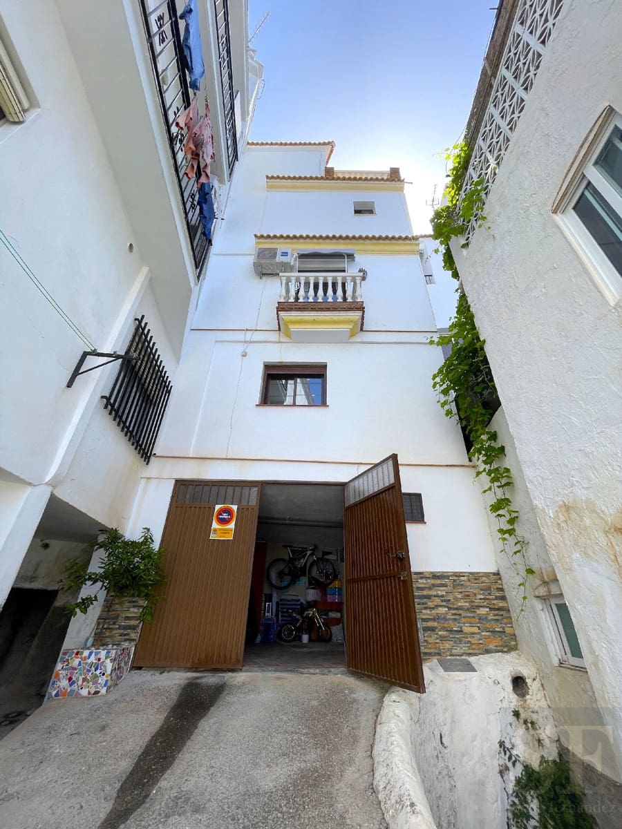 2 soveværelse Byhus til salg i Competa med garage - € 149.000 (Ref: 8482575)