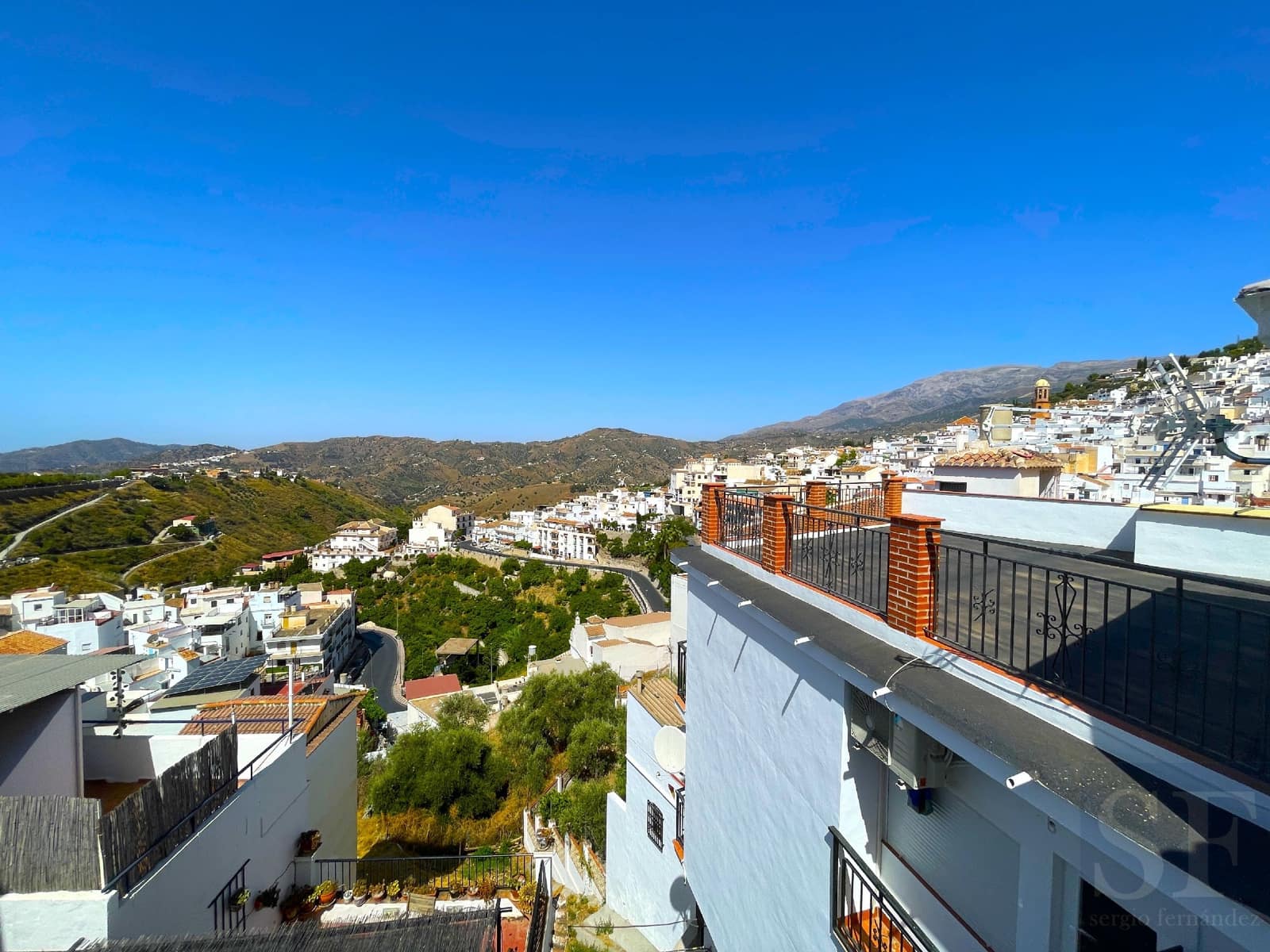 2 soveværelse Byhus til salg i Competa med garage - € 149.000 (Ref: 8482575)