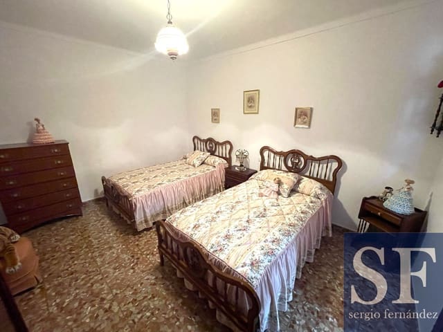 5 soveværelse Byhus til salg i Sayalonga - € 215.000 (Ref: 8494373)