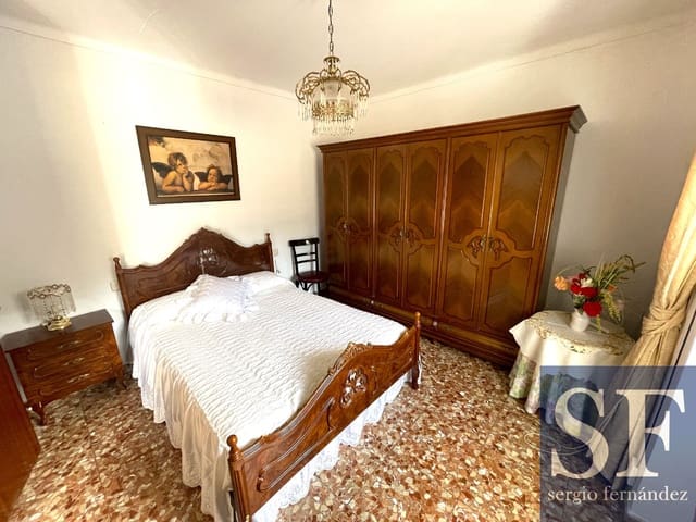 5 soveværelse Byhus til salg i Sayalonga - € 215.000 (Ref: 8494373)