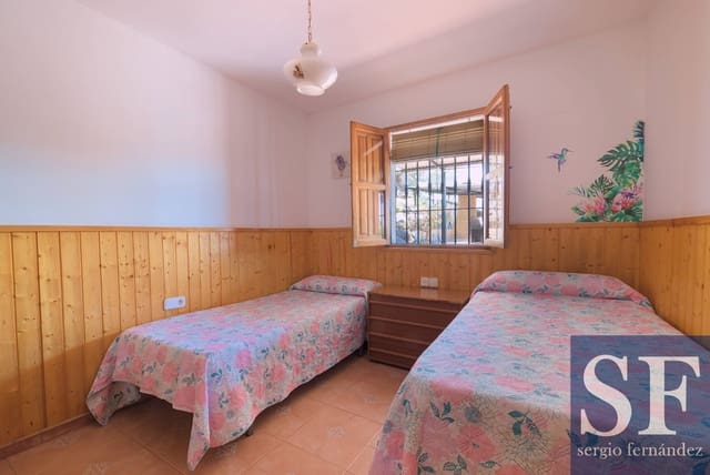 3 sovrum Villa till salu i Sayalonga med pool - 390 000 € (Ref: 8553492)