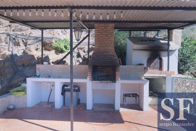 3 sovrum Villa till salu i Sayalonga med pool - 390 000 € (Ref: 8553492)