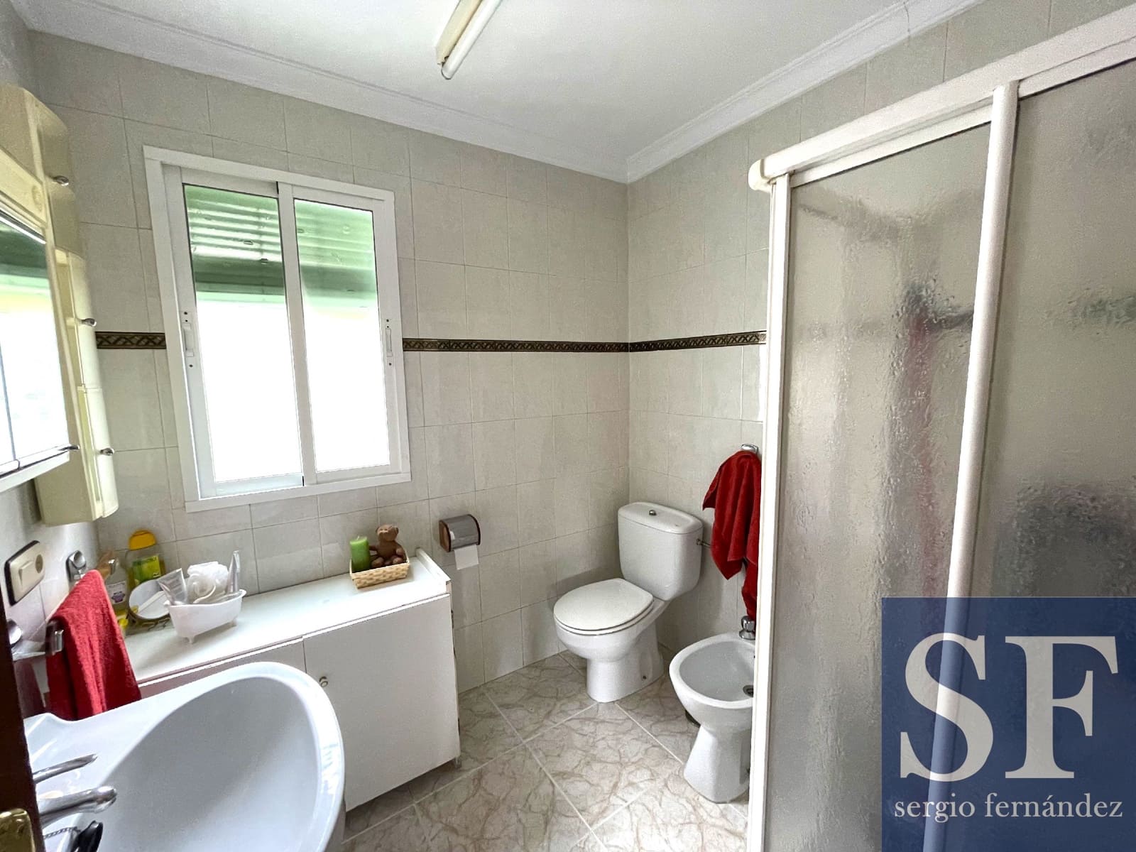 8 makuuhuone Omakotitalo myytävänä paikassa Competa - 390 000 € (Ref: 8553496)