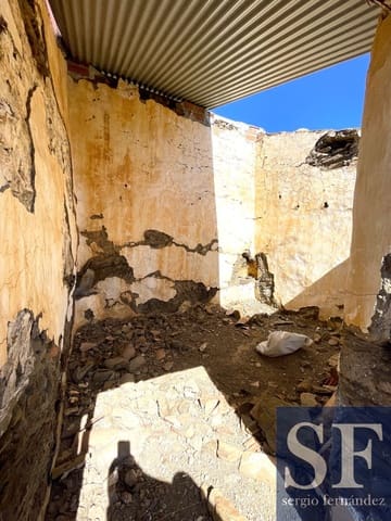 Villa te koop in Cómpeta - € 107.000 (Ref: 8581102)