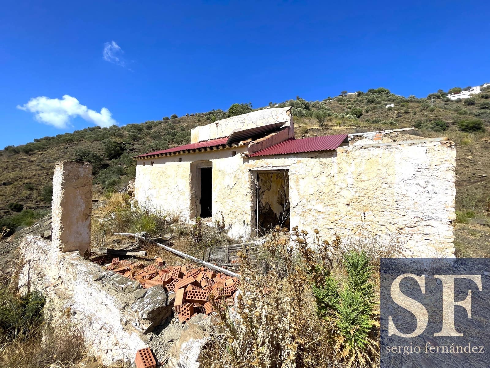 Villa til salg i Competa - € 107.000 (Ref: 8581102)