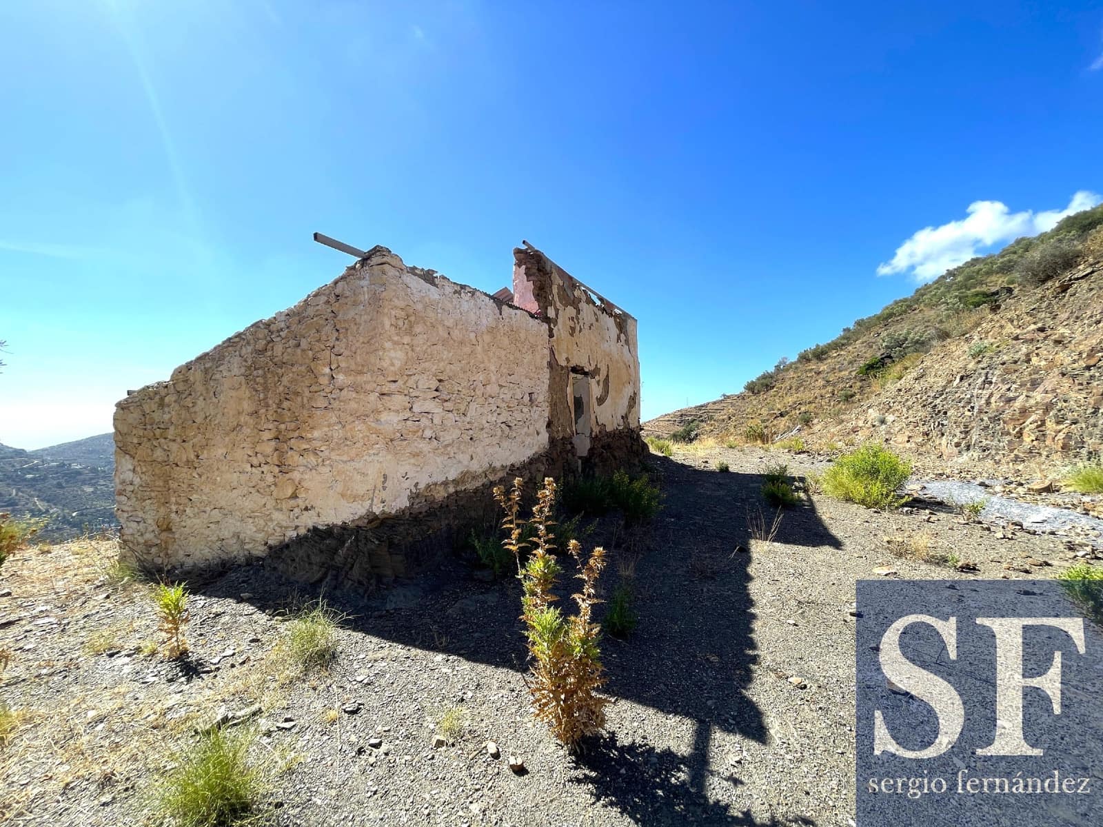 Villa til salg i Competa - € 107.000 (Ref: 8581102)