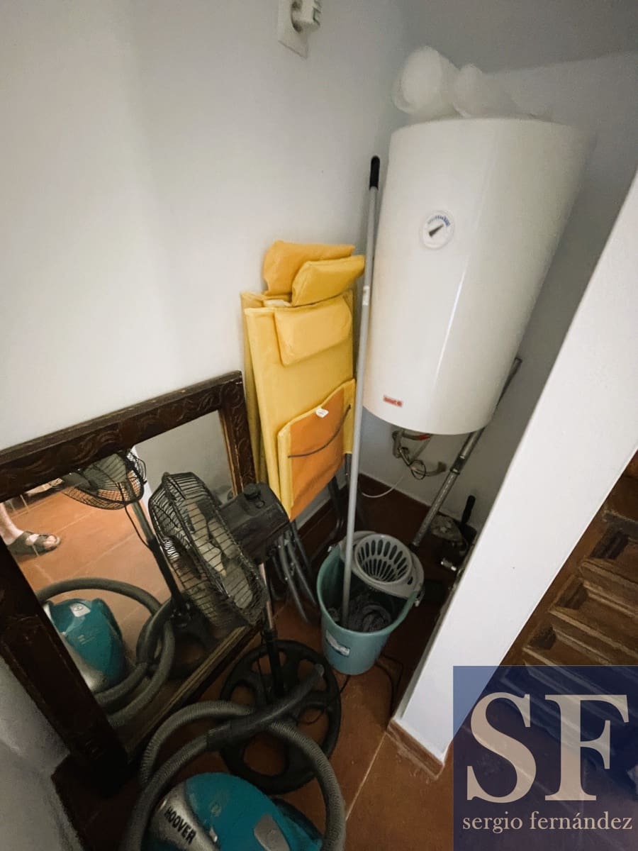 3 soveværelse Villa til salg i Sayalonga med swimmingpool - € 299.000 (Ref: 9036046)