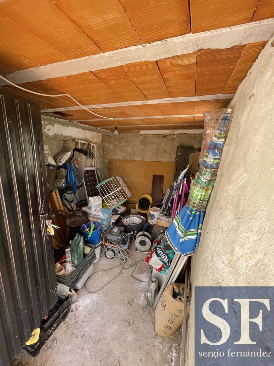 3 soveværelse Villa til salg i Sayalonga med swimmingpool - € 299.000 (Ref: 9036046)