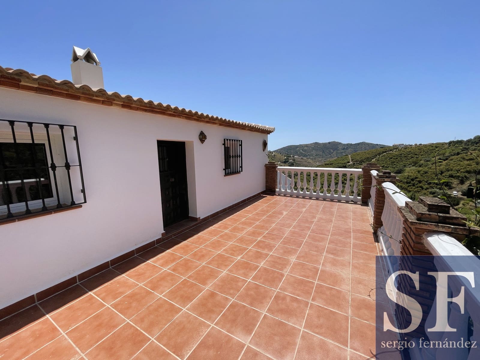 3 soveværelse Villa til salg i Sayalonga med swimmingpool - € 299.000 (Ref: 9036046)