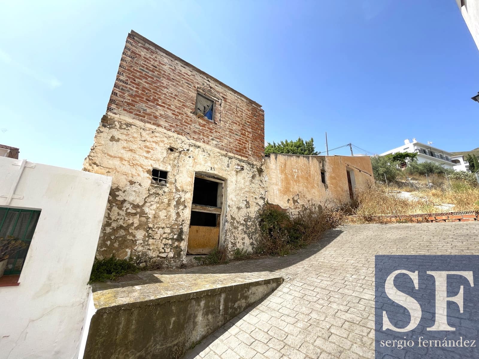 Townhouse for sale in Competa - € 80,000 (Ref: 9113286)