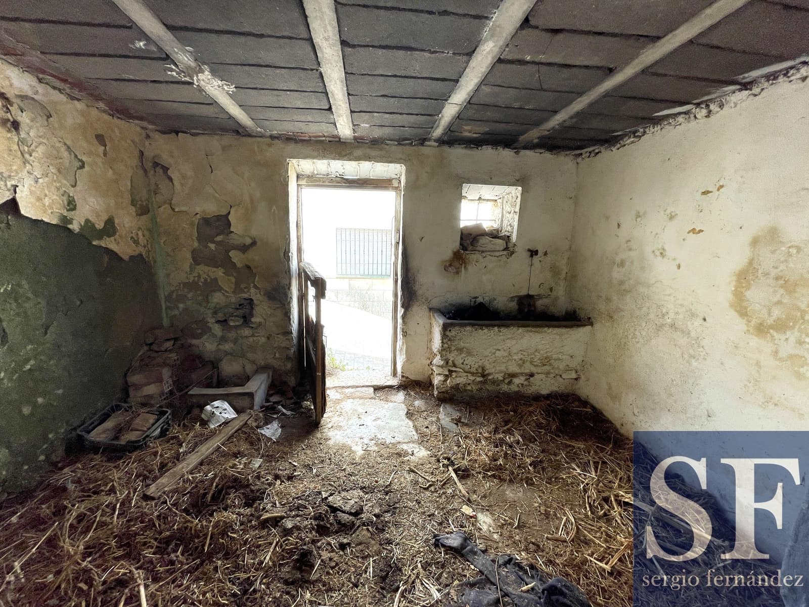 Townhouse for sale in Competa - € 80,000 (Ref: 9113286)