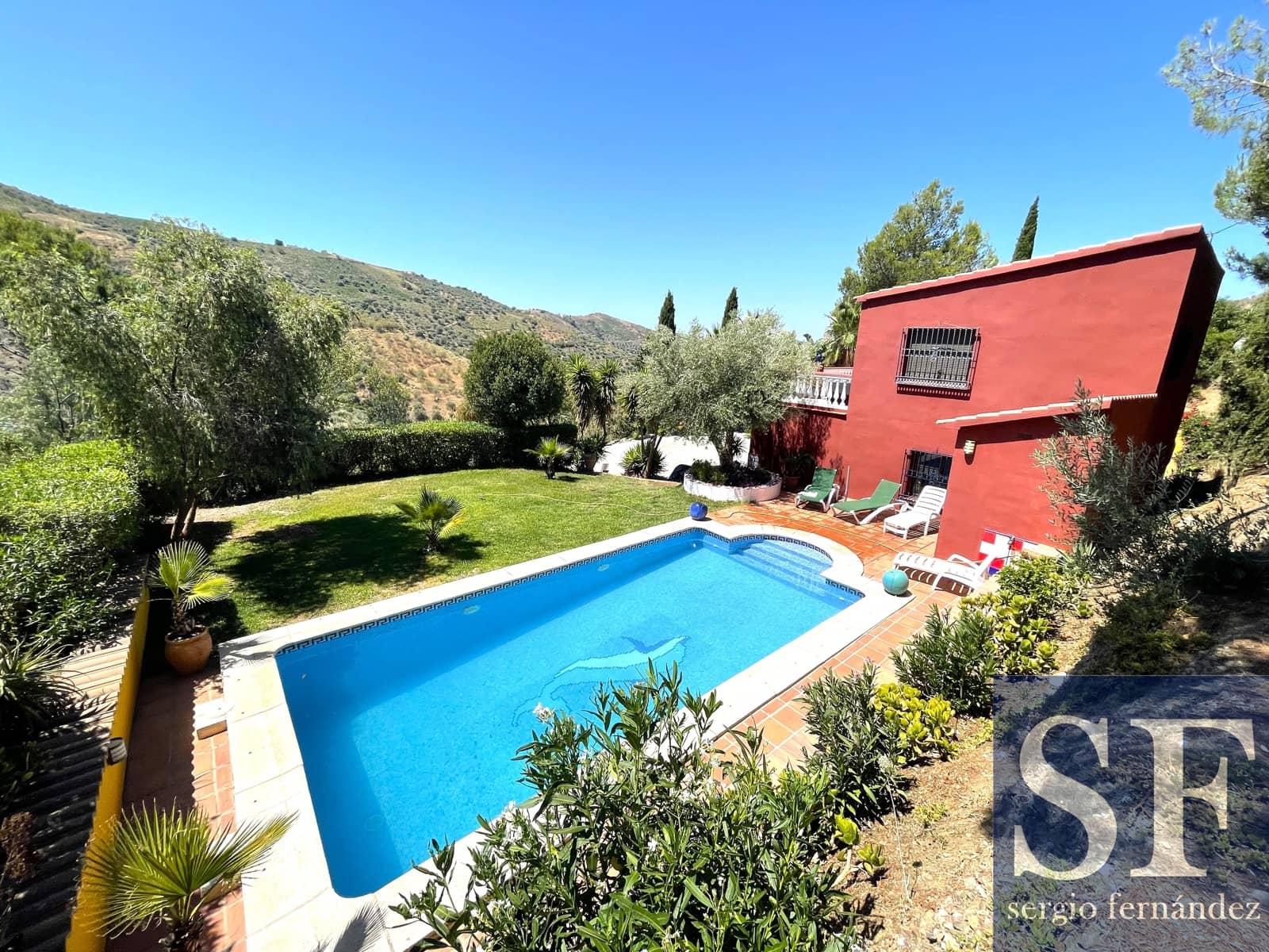4 soveværelse Villa til salg i Canillas de Albaida med swimmingpool garage - € 359.000 (Ref: 9113289)