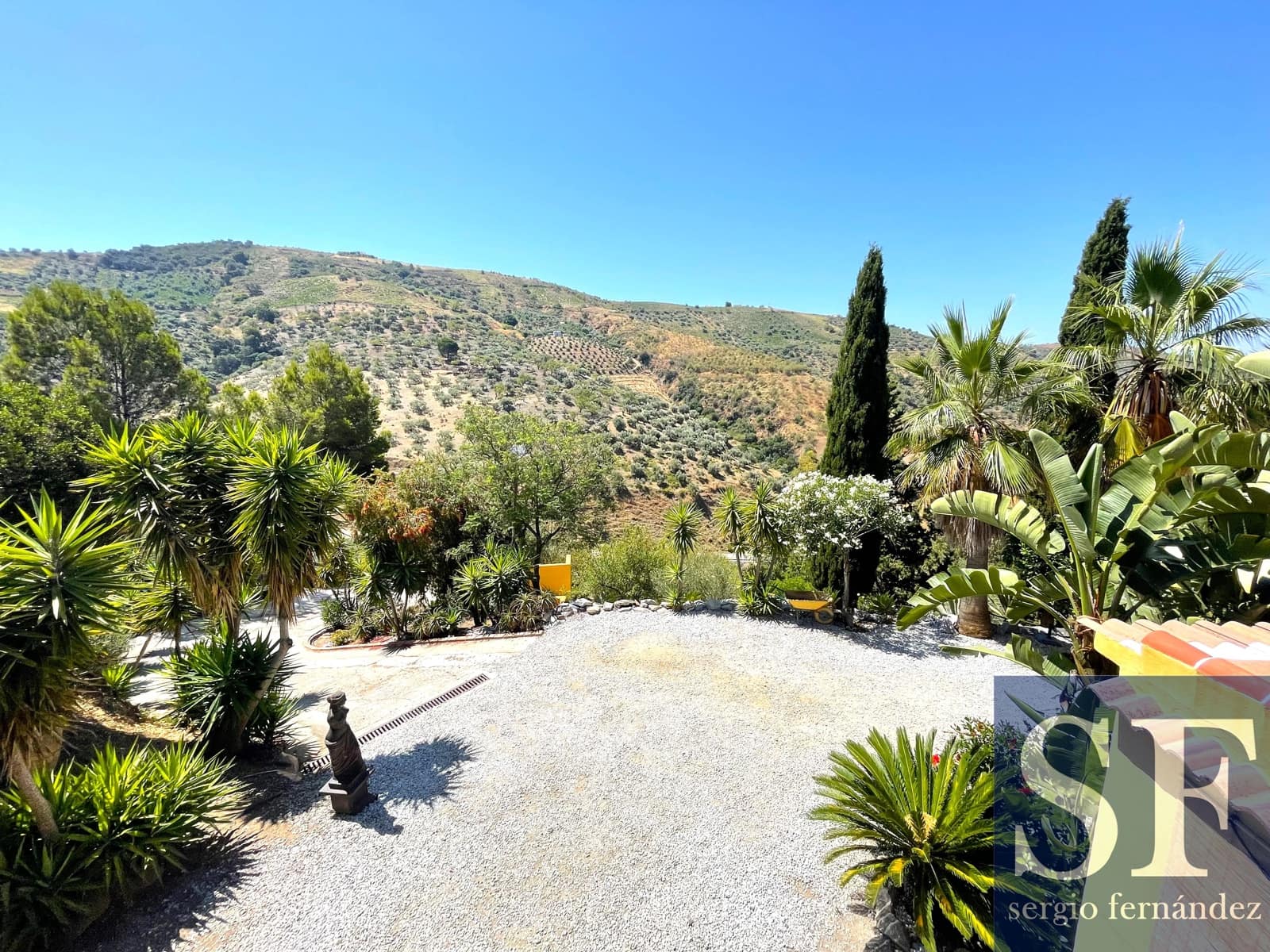 4 soveværelse Villa til salg i Canillas de Albaida med swimmingpool garage - € 359.000 (Ref: 9113289)